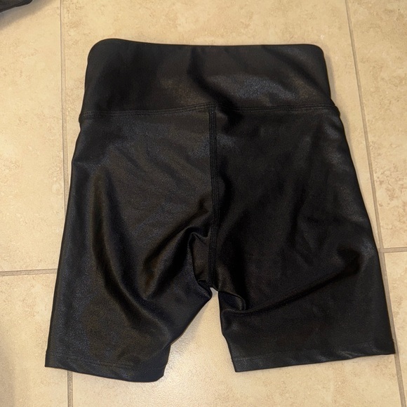 Heroine Sport Shimmering Black Active Set - Picture 7 of 7